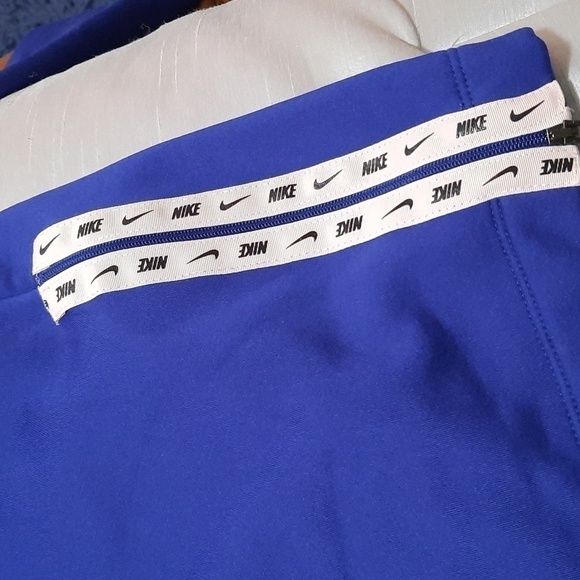 NIKE Top - Picture 6 of 6